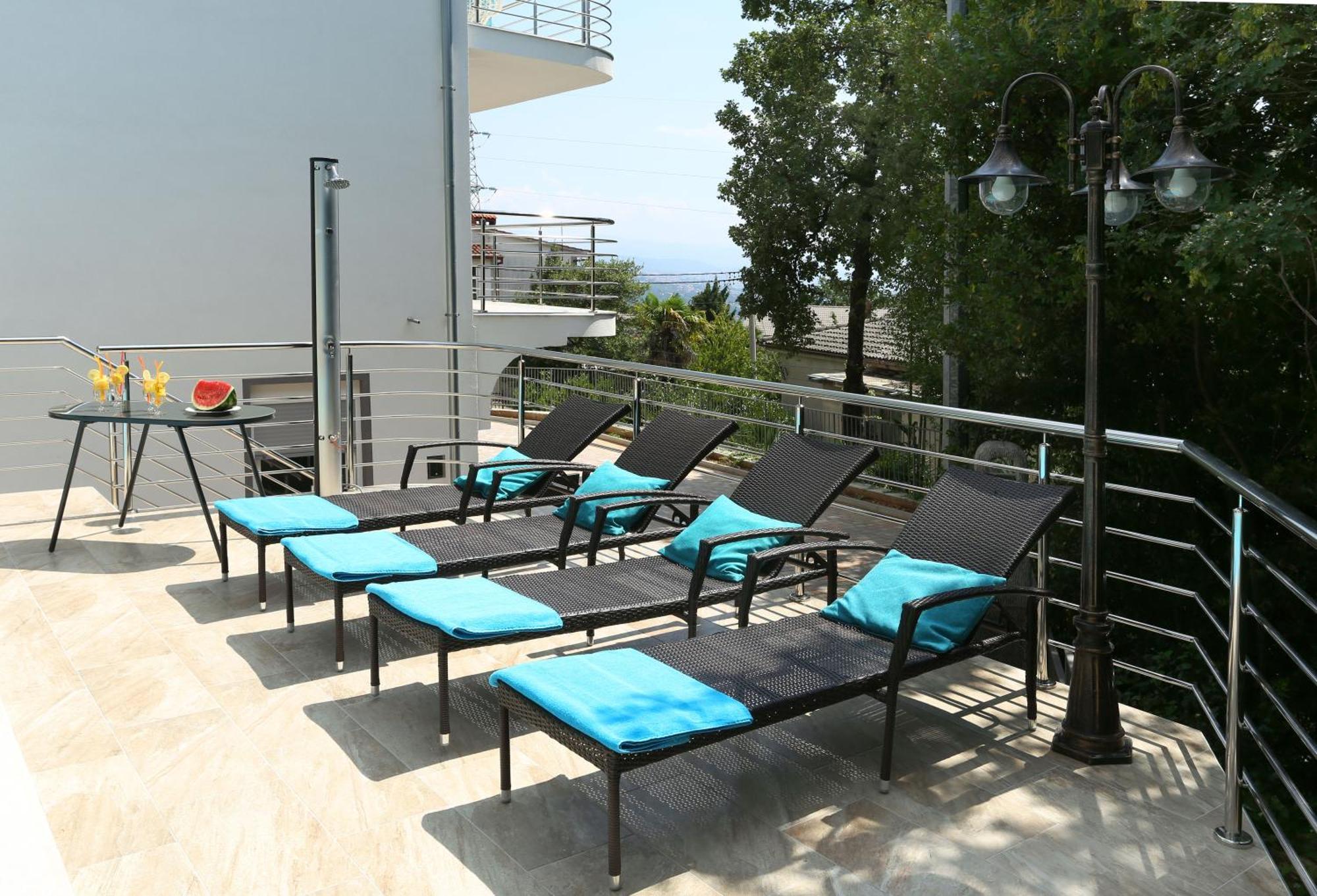 Villa Dragi With Pool, Sauna, & Whirlpool Opatija Værelse billede