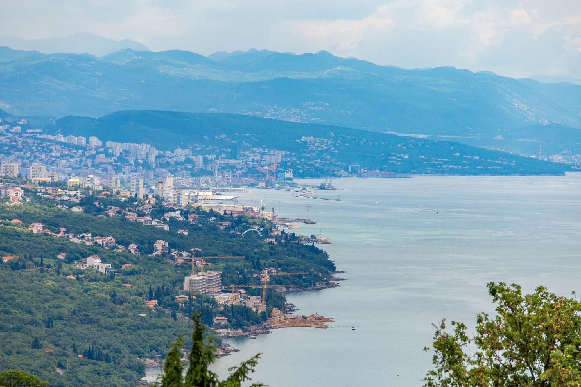 Villa Dragi With Pool, Sauna, & Whirlpool Opatija Værelse billede